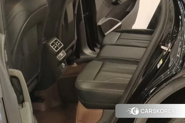Audi Q5L id 4235713 из Китая 12