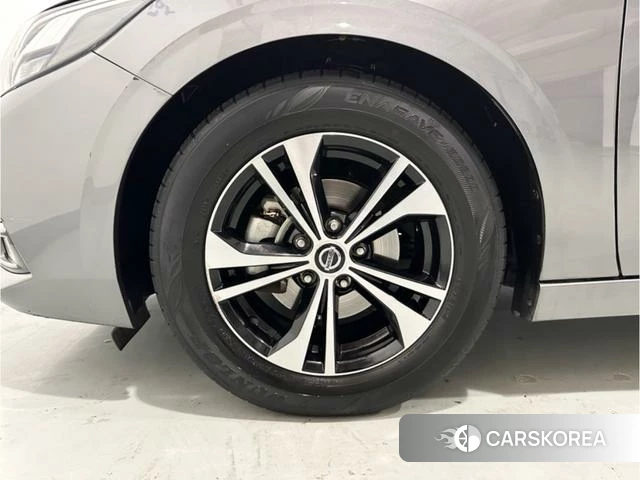 Nissan Xuan Yi id 4219813 из Китая 12