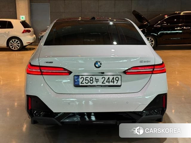 BMW 5 Series (G60) id 3811097 из Кореи 8