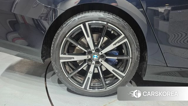 BMW 5 Series (G60) id 4612157 из Кореи 15