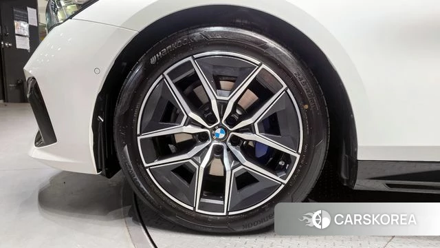 BMW 5 Series (G60) id 3921672 из Кореи 15