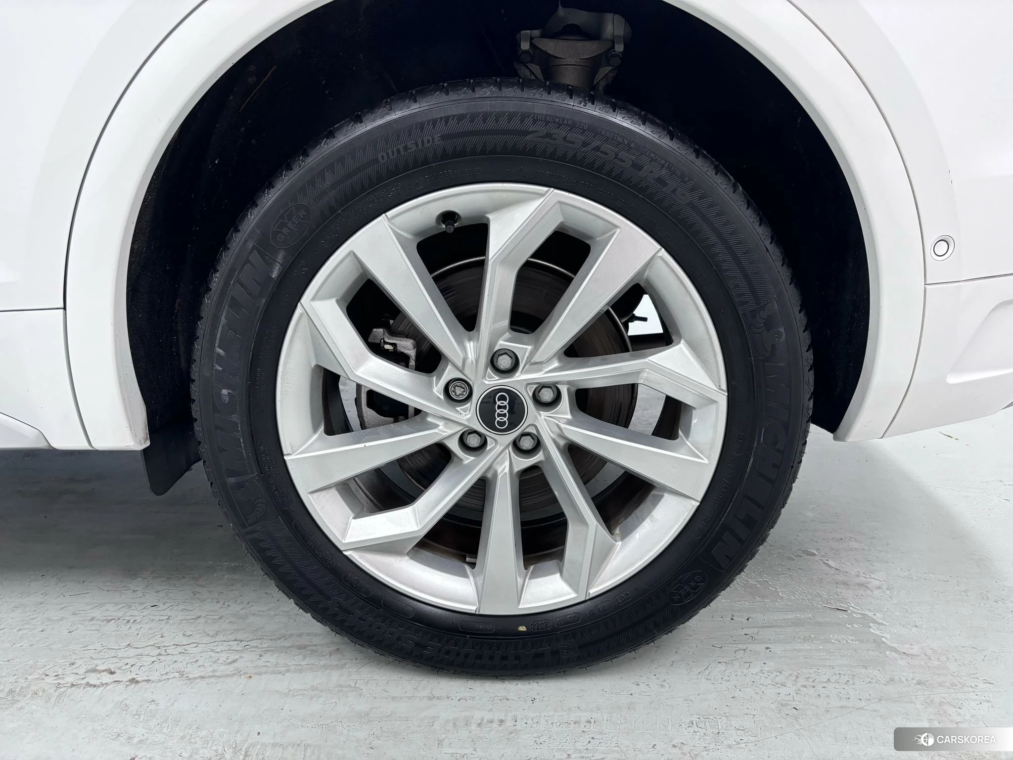 Audi Q5L id 4473379 из Китая 15