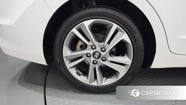 Hyundai Avante AD id 3034342 из Кореи 15