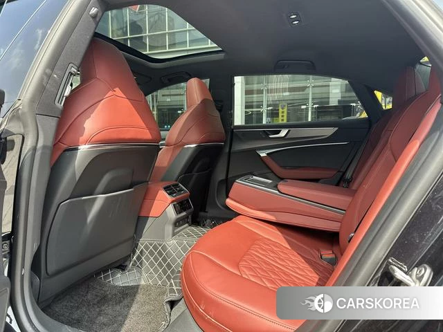 Audi A7L id 4272789 из Китая 10