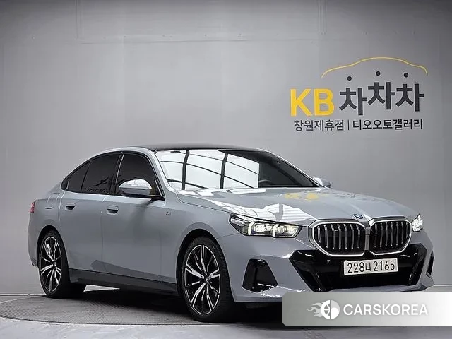 BMW 5 Series (G60) id 3570569 из Кореи 15