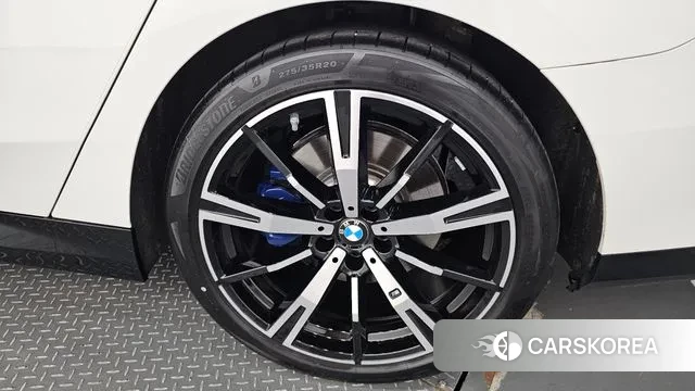 BMW 5 Series (G60) id 2894001 из Кореи 15