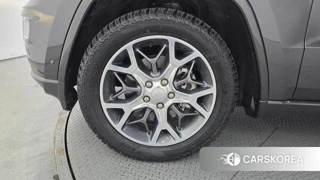 Jeep Grand Cherokee id 4535457 из Кореи 26