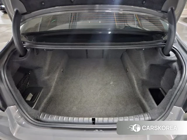 BMW 5 Series (G30) 2020 Серебристо-серый из Кореи, фото 5