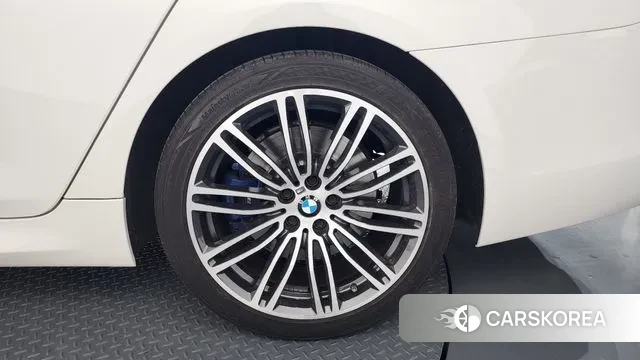 BMW 5 Series (G30) id 3789414 из Кореи 15