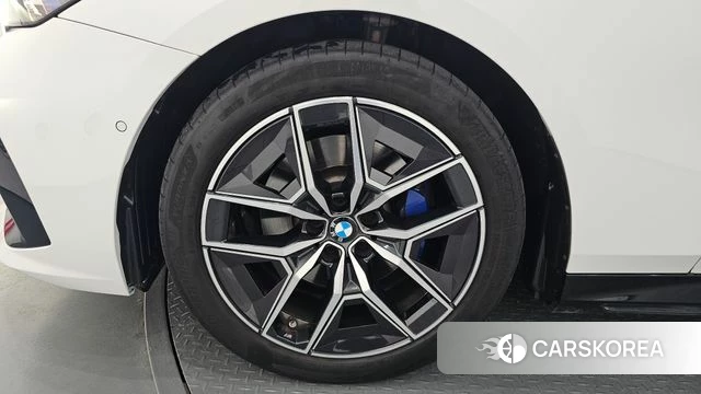 BMW 5 Series (G60) id 4533332 из Кореи 30