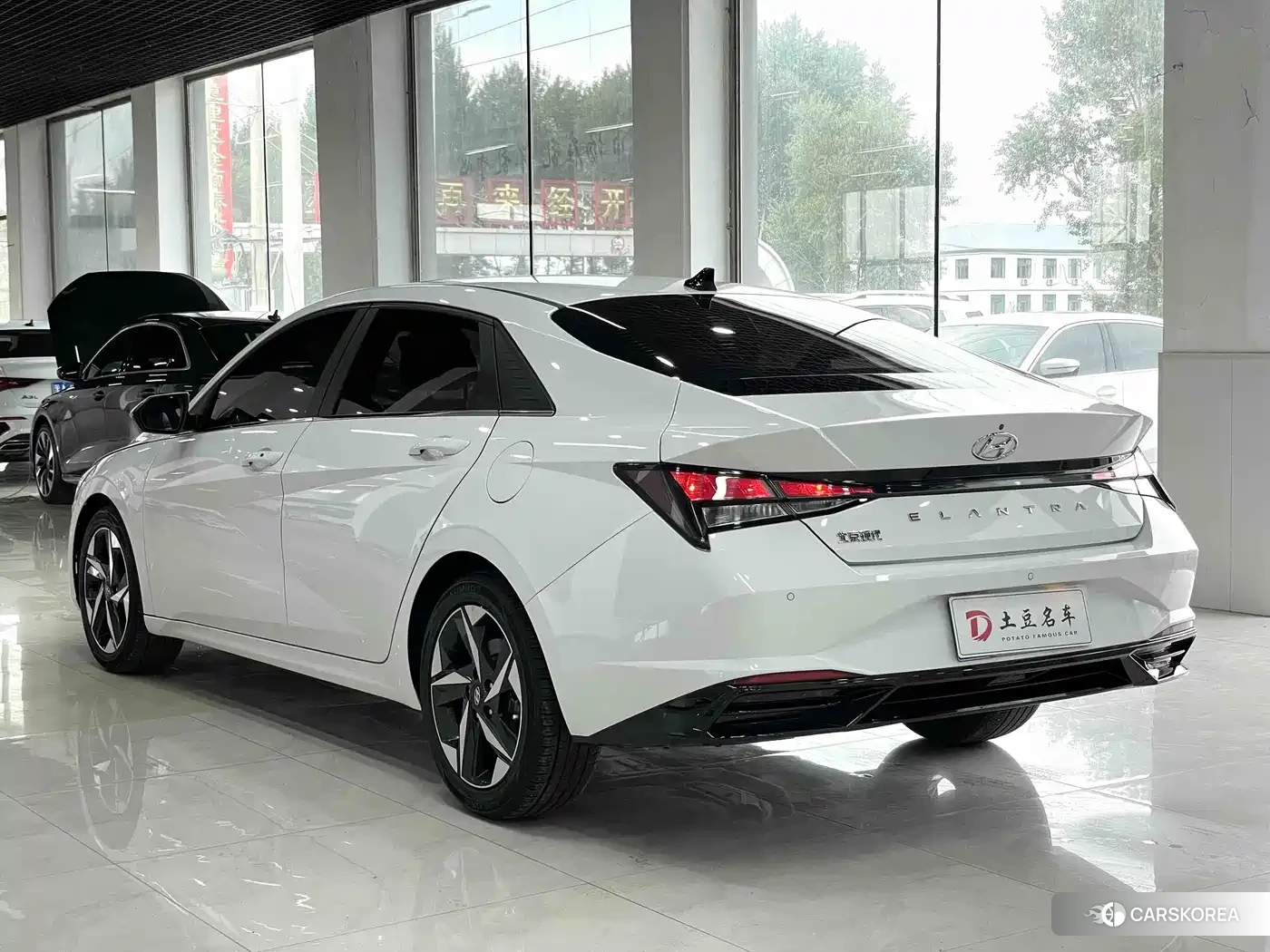 Hyundai Elantra id 4649310 из Китая 14