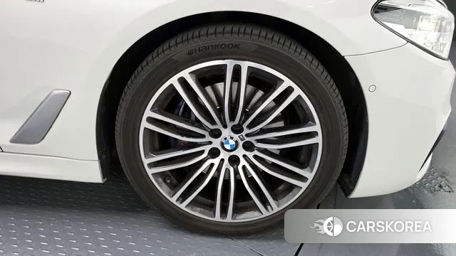 BMW 5 Series (G30) id 3754083 из Кореи 15