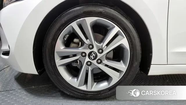 Hyundai Avante AD id 3682570 из Кореи 15