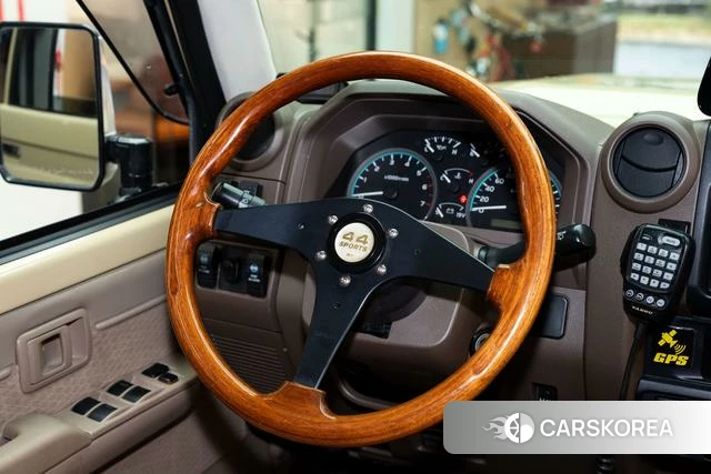 Toyota Land Cruiser 70 Series id 4239556 из Китая 19