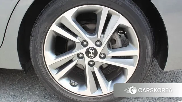 Hyundai Avante AD id 3118147 из Кореи 15