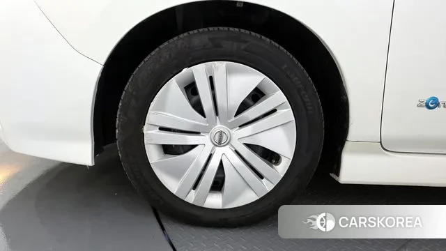 Nissan Leaf (ZE1) id 3324944 из Кореи 15