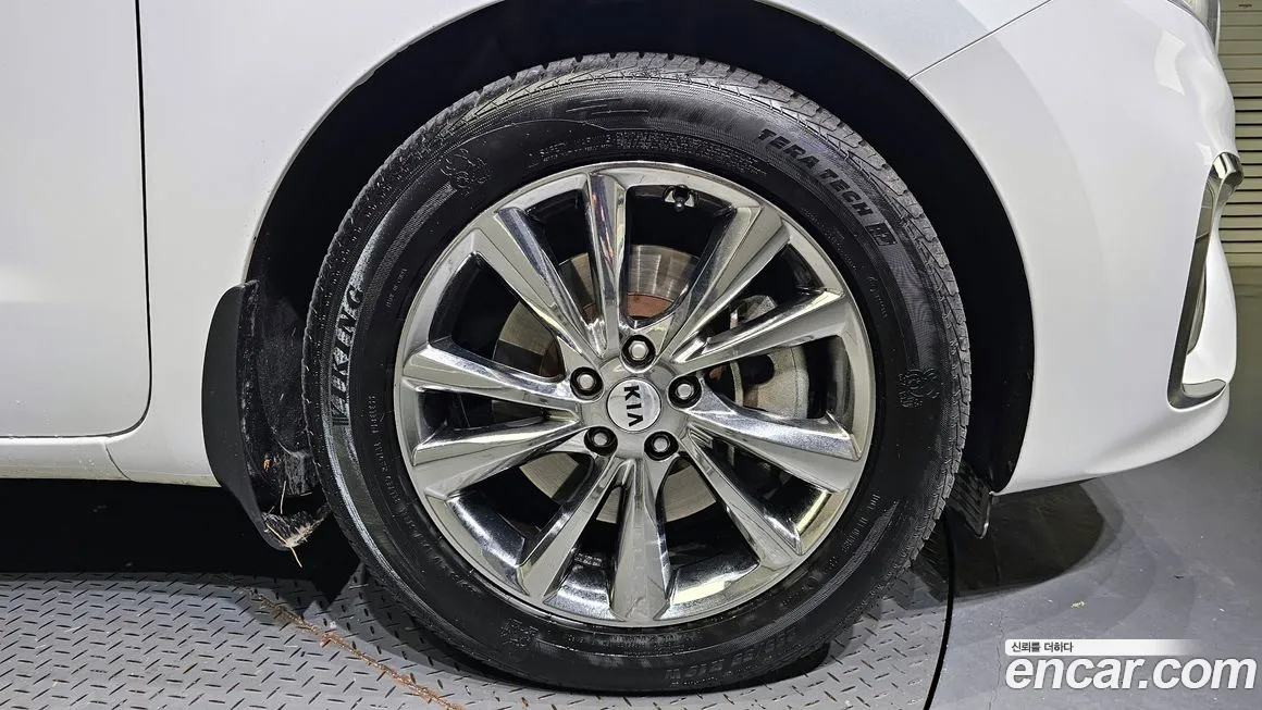 Kia The New Carnival id 2170956 из Кореи 15