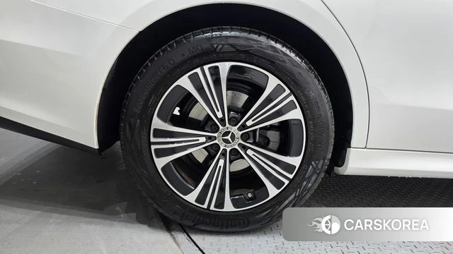 Mercedes-Benz E-Class W214 id 4248132 из Кореи 25
