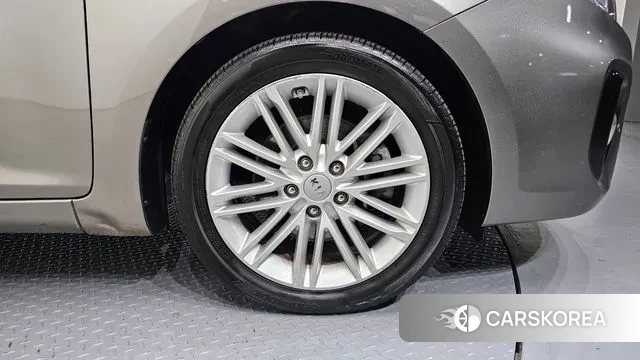 Kia The New Carens id 3737212 из Кореи 15