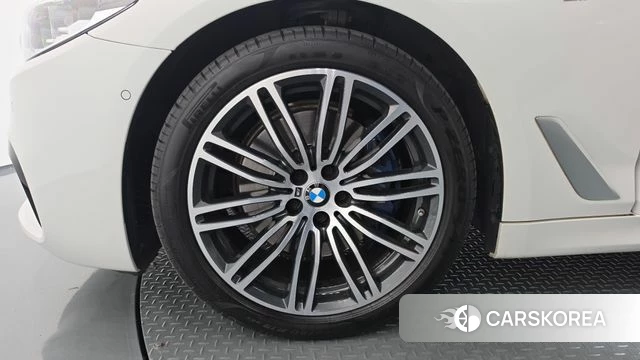 BMW 5 Series (G30) id 4693470 из Кореи 30