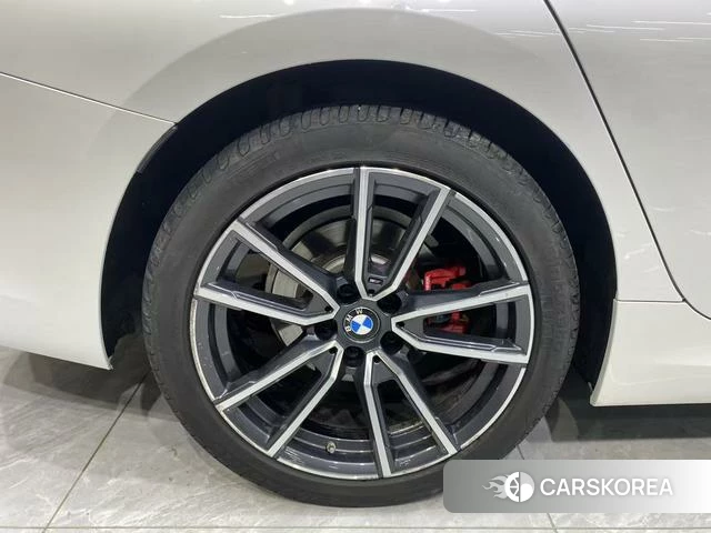 BMW 3 series id 4255894 из Китая 17
