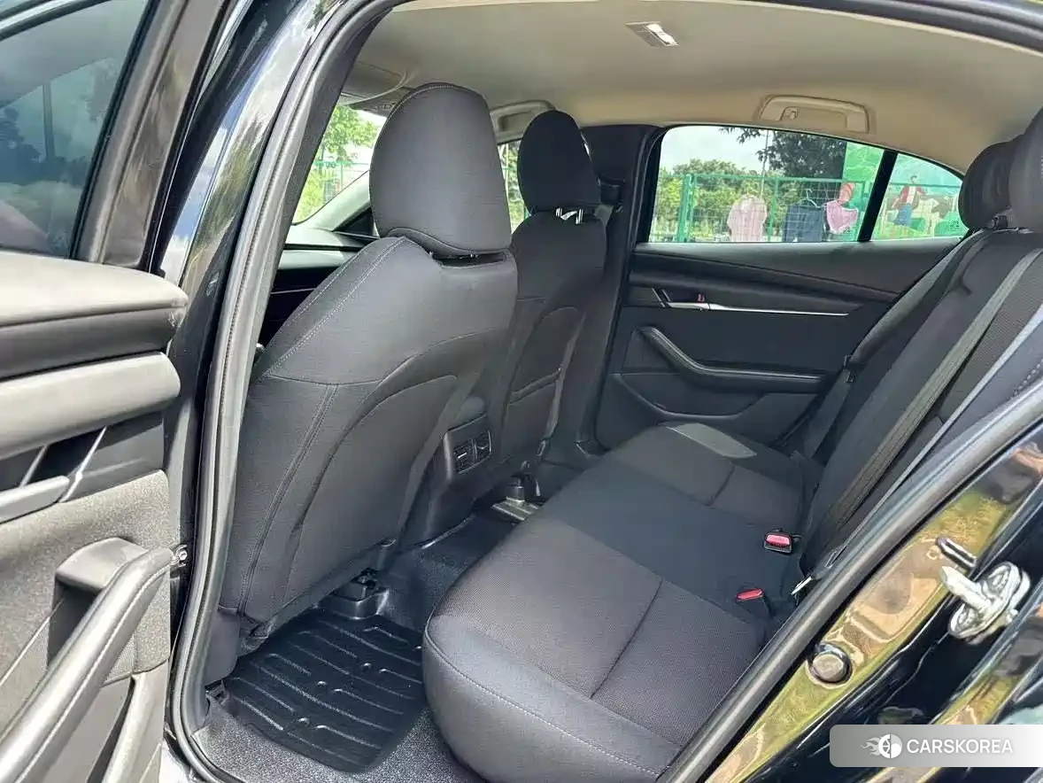 Mazda 3 id 4512959 из Китая 17