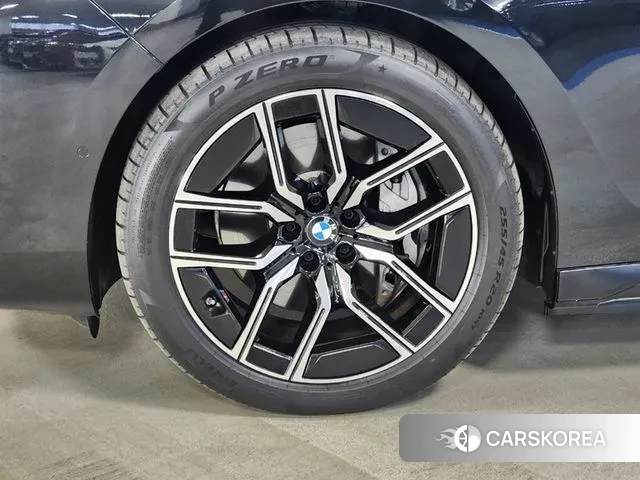 BMW i7 (G70) id 3452478 из Кореи 15