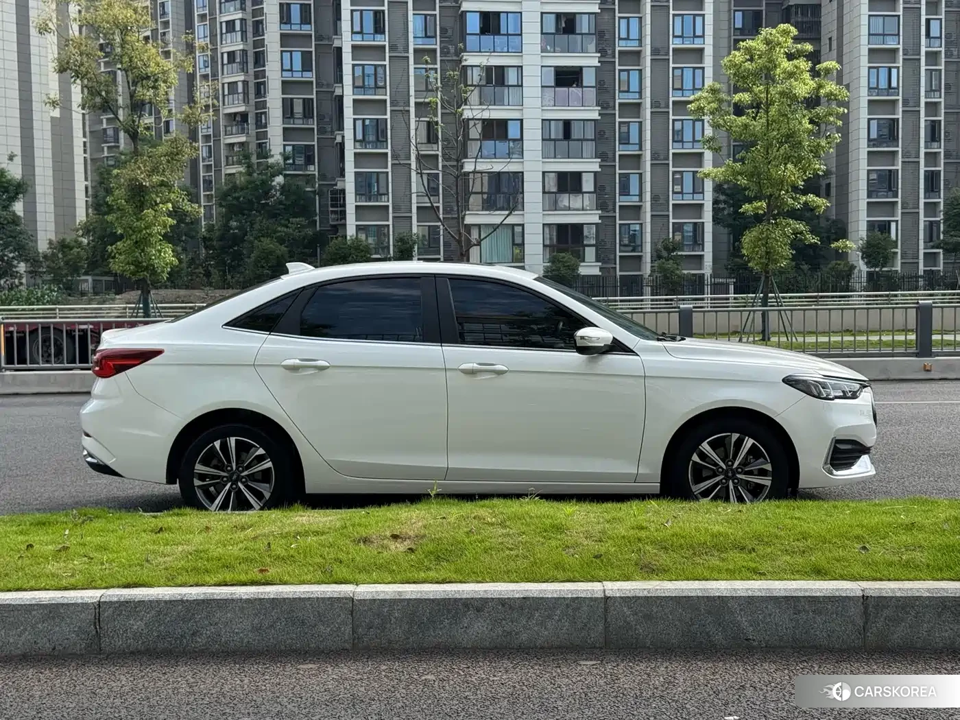 Ford Escort id 4622547 из Китая 11