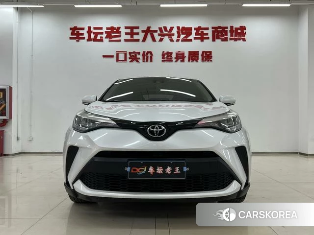 Toyota C-HR id 4263814 из Китая 11