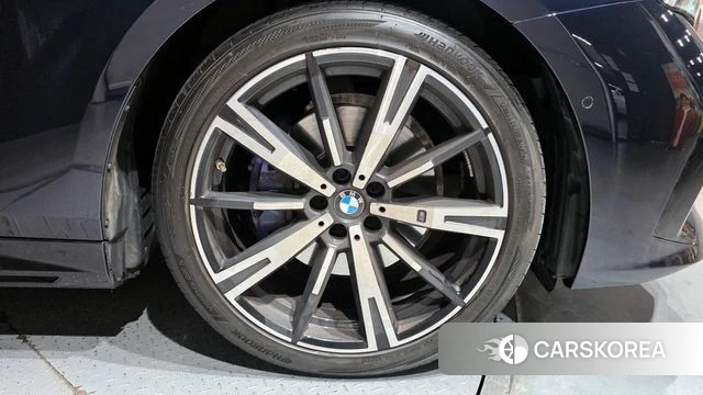 BMW 5 Series (G60) id 3891296 из Кореи 15