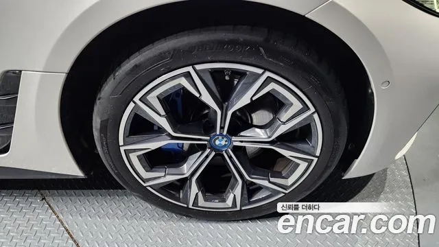 BMW i4 id 2943946 из Кореи 15