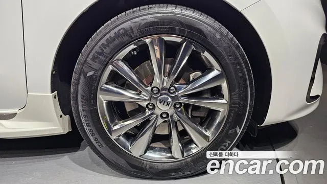 Kia The New Carnival id 2496627 из Кореи 15