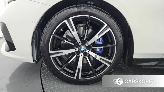 BMW 5 Series (G60) id 4590145 из Кореи 28