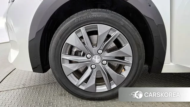 Peugeot e-208 second Generation id 3279808 из Кореи 15