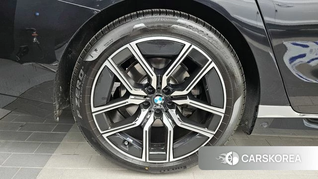 BMW 7 Series (G70) id 3896910 из Кореи 15