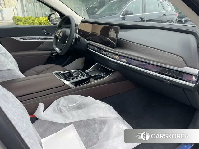 BMW 7 series 2025 Темно-серый из Китая, фото 5