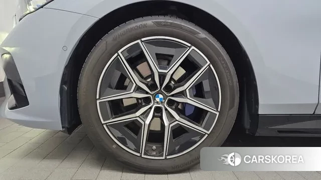 BMW 5 Series (G60) id 3431285 из Кореи 15