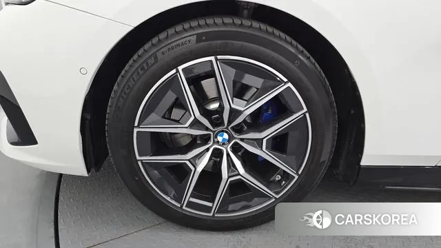 BMW 5 Series (G60) id 3696205 из Кореи 15