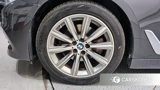 BMW 5 Series (G30) id 3728292 из Кореи 15