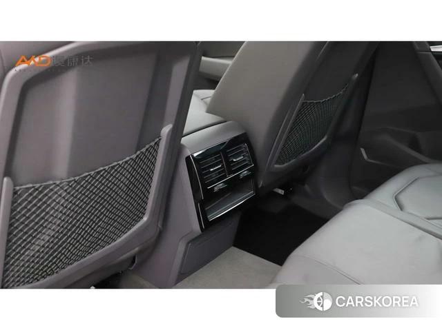 Volkswagen Touareg 2025 Черный из Китая, фото 5