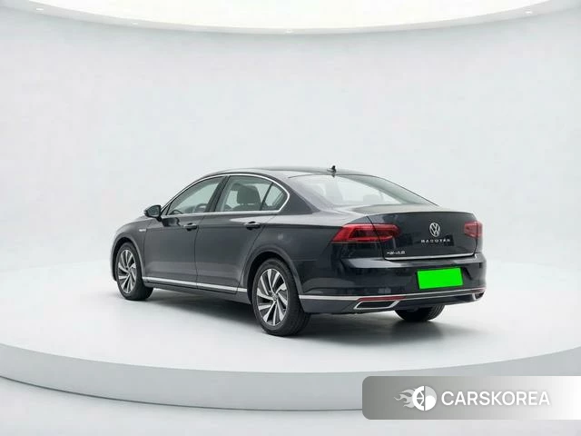 Volkswagen Magotan PHEV 2021 Черный из Китая, фото 5