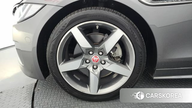 Jaguar XE id 4345486 из Кореи 29