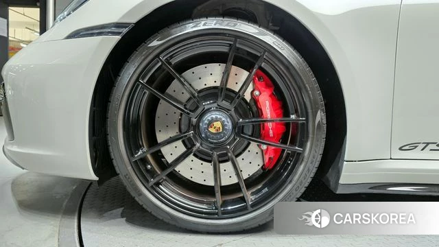 Porsche 911(992) id 4281001 из Кореи 25