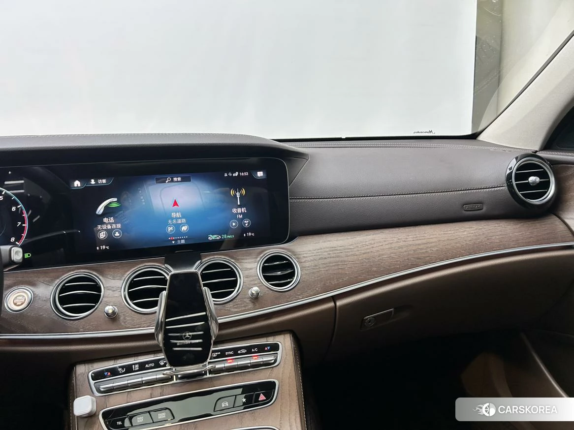 Mercedes-Benz E-class id 4455344 из Китая 15