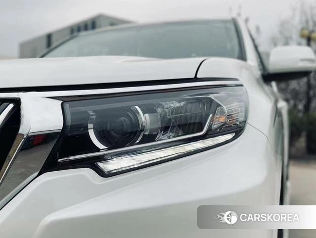Toyota Prado (imported) 2023 Белый из Китая, фото 5