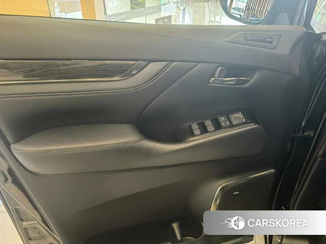 Lexus LM id 4259834 из Китая 11