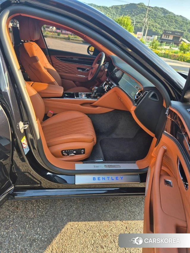 Bentley Flying Spur 3rd Generation 2020 Черный из Кореи, фото 5