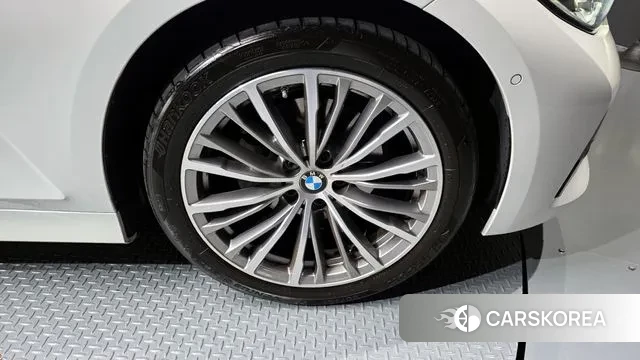 BMW 3 Series (G20) id 3383918 из Кореи 15