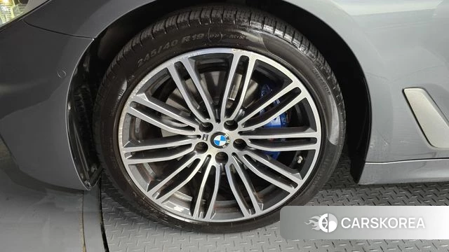 BMW 5 Series (G30) id 4325791 из Кореи 28