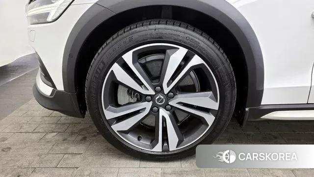 Volvo V60 Cross-Country 2nd Generation id 3640501 из Кореи 15